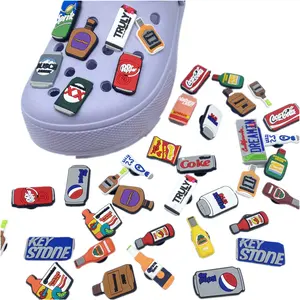 Latas de cerveja em pvc macio para sapatos, amuletos de álcool, sapato personalizado em pvc para decoração de sapatos, atacado personalizado