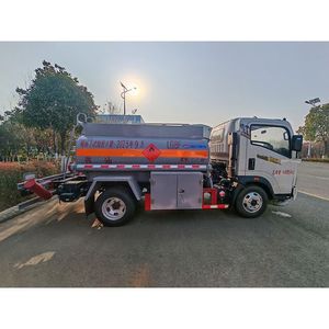 Camion-citerne HOWO 2200L robuste pour le transport de diesel et d'essence, avec émissions et direction personnalisées, camion-citerne à carburant, camion-citerne à huile - Product Image 4