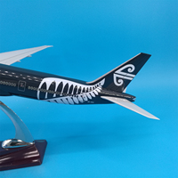 Modèle d'avion en résine ABS de 47 cm, avec éclairage LED, train d'atterrissage, représentant un avion Air New Zealand B777, ornement pour exposition, logo personnalisé OEM ODM