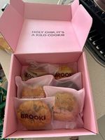 Caja Cuadrada de Cartón Corrugado Reutilizable con Laminado Mate y Logotipo Personalizado para Envío de Macarons, Sushi y Chocolate