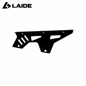 Protector de <span class=keywords><strong>Cadena</strong></span> Reforzado de Aluminio Mecanizado por CNC para Motocicleta Todoterreno Sur Ron Ultra Bee, Accesorios de Mejora para Motocicleta - Product Image 1