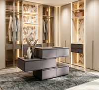 Dressing Moderne de Luxe, Armoire Personnalisée avec Îlot de Rangement Flottant, Éclairage LED et Panneau en Marbre