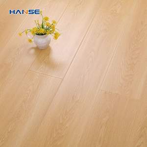 ריצוף למינציה מודרני 3 שכבות SPC מבריק ועמיד למים, התקנה קלה, מראה עץ, מערכת נעילה בלחיצה, מתאים לסלון - Product Image 3