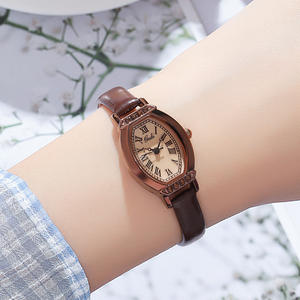 Montre à quartz rétro pour femme, boîtier cylindrique, style littéraire, chiffres romains vieillis, pour étudiante, cadeau de Noël - Product Image 6