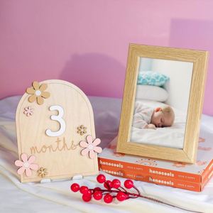 Meilleures ventes : Planche de marquage des étapes de bébé en bois, écologique, pour nouveau-né, accessoire photo style art populaire, sculpture commémorative marguerite - Product Image 3