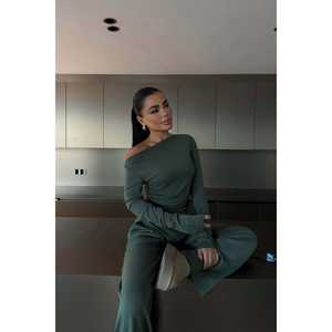 ชุดสีเขียวสำหรับผู้หญิงจาก Borelli คอลเลกชันเสื้อผ้าผู้หญิงที่หรูหราและมีสไตล์ - Product Image 4