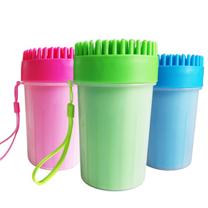 Nettoyeur de pattes de chien portable avec serviette améliorée 2-en-1, brosse de toilettage pour pattes d'animaux, pour pieds boueux - Product Image 1