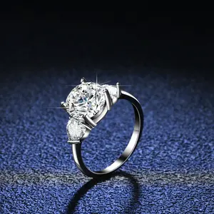 2022 New Engagement Ring Wholesale Moissanite Rings S925 Sterling Silver Lady Moissanite Ring For Wedding