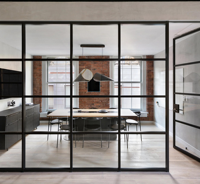 Système de cloisons en verre et acier sur mesure pour salle de réunion de bureau, fabricant de murs et portes en verre à cadre noir