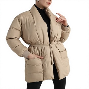 Veste d'hiver matelassée sur mesure pour femme EVER GLOW, doublure en peau de mouton, coque en polyester respirant, design matelassé pour l'extérieur - Product Image 1