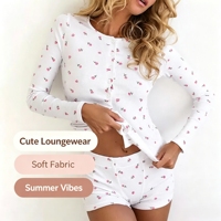 Nouvelle collection Printemps-Été : Pyjama floral européen et américain en polyester tricoté, doux pour la peau, confortable, col en V, manches longues et short.