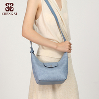 Sac à main artisanal au design de niche 2026, simple, polyvalent, à porter à l'épaule ou en bandoulière, pour femmes
