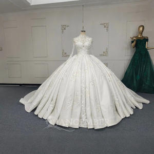 Vestido de Novia con Apliques de Cuentas de Color Marfil de Lujo ANY38, Cristal Natural, Flores 3D, Estilo Princesa con Cola de Capilla - Product Image 4