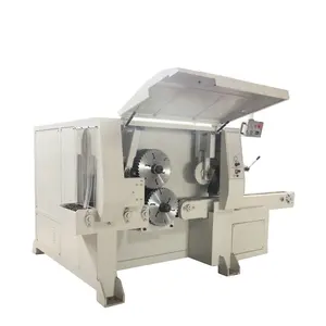 Square wood sawing machine