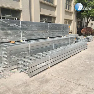 Al aire libre galvanizado por inmersión en caliente Cable escalera con cubierta de fábrica