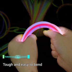 Bâtons lumineux phosphorescents en lot de 100, nouveauté, bracelets LED thérapeutiques pour fêtes, festivals, mariages, bâtons lumineux du Poisson d'avril – Vente chaude - Product Image 4
