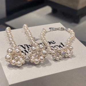 Collar Vivienne Niche con Lazo de Perlas, Cadena de Aleación de Zirconia con Eslabones de Planeta Tierra, Elegante y Lujoso, Nuevo, para Mujer - Product Image 1