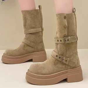 Botas largas de alta calidad, modernas y versátiles para las temporadas de otoño e invierno. Superficie de cuero, botas largas cómodas. - Product Image 4