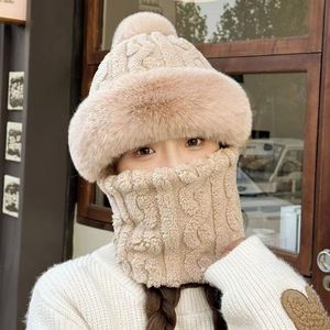 Bonnet tricoté 2-en-1 avec pompon et protection pour les oreilles, <span class=keywords><strong>cache</strong></span>-cou intégré pour <span class=keywords><strong>femme</strong></span>, idéal pour l'hiver - Product Image 4
