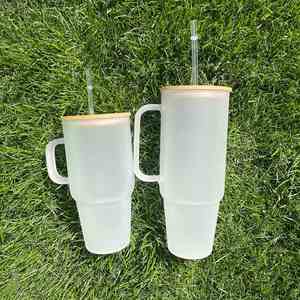 Vaso de Plástico de 32oz para Auto con Asa y Pajita, Diseño Moderno, Gran Capacidad para Viajes por Carretera y Café Matutino - Product Image 3