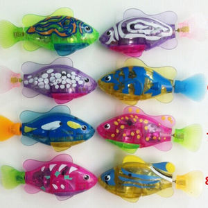 لعبة قطط كهربائية مضيئة بتصميم سمكة روبوت تفاعلية تطفو على الماء مصنوعة من مادة بلاستيكية متينة للعب القطط - Product Image 4