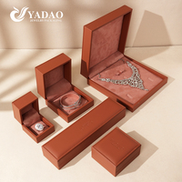 Boîte à bijoux en cuir PU marron haut de gamme YADAO, design cousu, logo personnalisé pour l'emballage de bagues, colliers, bracelets et boucles d'oreilles