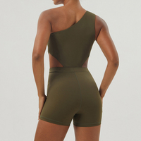 Combinaison de yoga sexy à épaules tombantes, short de sport sculptant, combinaison de fitness pour entraînement en intérieur – Vente en gros