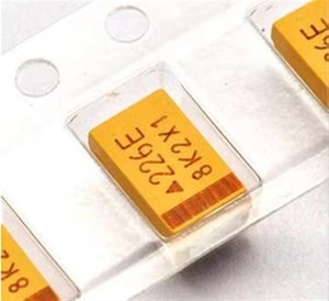 Condensador de tantalio Kemet <span class=keywords><strong>T520C686M010ATE045</strong></span> de ESR extremadamente bajo, 2312, 68uF, 20%, 10V - Product Image 4