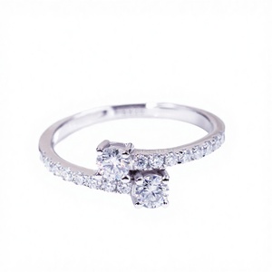 แหวนเงินแท้ 925 ชุบทองคำขาว ประดับเพชรโมอิสซาไนต์ทรงไม่สมมาตร จาก Tianyu Gems ของขวัญสุดฮิตสำหรับผู้หญิง - Product Image 2