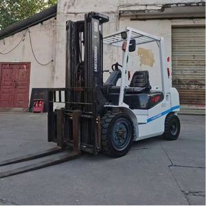 Montacargas Diésel TCM 3T 4.5M Usado en Venta, Fabricado en Japón, Maquinaria de Construcción de Alto Rendimiento para Venta al por Menor - Product Image 3