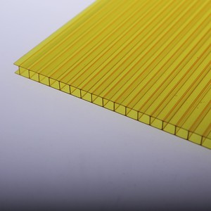 Plaque alvéolaire en <span class=keywords><strong>polycarbonate</strong></span> transparent <span class=keywords><strong>traité</strong></span> anti-<span class=keywords><strong>UV</strong></span> moderne avec garantie <span class=keywords><strong>de</strong></span> 10 ans, épaisseur durable <span class=keywords><strong>de</strong></span> 4 à 40 mm pour applications professionnelles - Product Image 3
