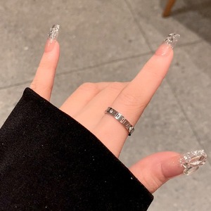 Anello in Acciaio al Titanio con Numeri Romani e Zirconi, per Uomo e Donna, Anelli con Diamanti Tagliati, Accessorio Resistente allo Sbiadimento - Product Image 4