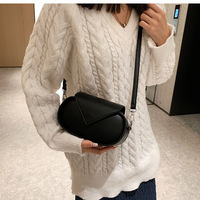 Femmes High Sense Solid Color Shoulder Crossbody Bags Vintage Trendy Oval Messenger Bag Triangle Flap Purses and Handbags