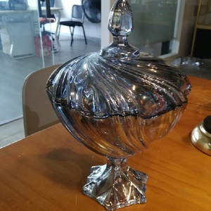 Ciotola per caramelle <span class=keywords><strong>con</strong></span> piedini <span class=keywords><strong>in</strong></span> <span class=keywords><strong>vetro</strong></span> trasparente rivestito <span class=keywords><strong>con</strong></span> <span class=keywords><strong>coperchio</strong></span>, barattolo per biscotti <span class=keywords><strong>in</strong></span> cristallo barattolo decorativo per farmacia per feste, Buffet di caramelle - Product Image 4