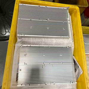 CNC Özelleştirilmiş İşleme ile Üst Düzey Özelleştirilmiş Elektronik Alüminyum Alaşımlı Gövde Hizmeti, Isı Emici Özelleştirme için - Product Image 3