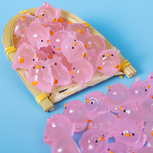 Adorabili Pinguini Natalizi Invernali in Resina Gelatinosa per Regali di Natale, Luminosi al Buio, Ideali come Bomboniere per Feste Natalizie - Product Image 5