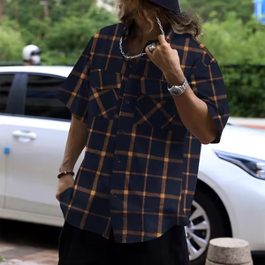 เสื้อเชิ้ตแขนสั้นลำลองสไตล์สปอร์ตผู้ชายลายสก็อตเย็บต่อผ้าแบบมีหัวเข็มขัด แฟชั่นฮิตสไตล์ยุโรปและอเมริกา ปี 2025 - Product Image 5