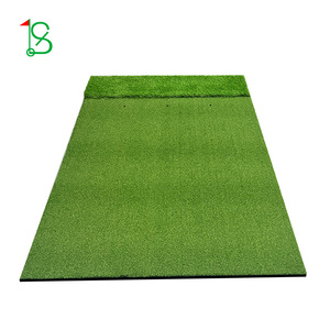 Tapis de golf 2 en 1 pour frappes longues et courtes, base en caoutchouc antidérapante, équipement d'entraînement intérieur/extérieur pour swing et chipping - Product Image 1