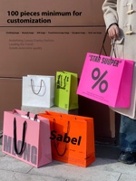 Sac cadeau en papier kraft blanc avec ruban noir, logo personnalisé pour les emballages de produits de beauté, de maquillage, de nourriture, vente en gros