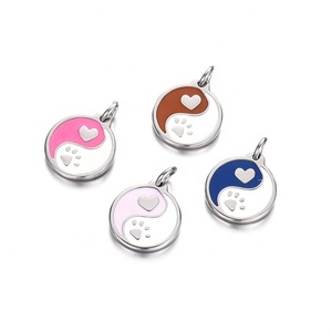 Yiwu Aceon Acero inoxidable Borde redondeado Disco pequeño Moda <span class=keywords><strong>Collar</strong></span> para mascotas Corazón en relieve Pata Doble color Esmalte <span class=keywords><strong>Yin</strong></span> <span class=keywords><strong>Yang</strong></span> Etiqueta de perro - Product Image 2
