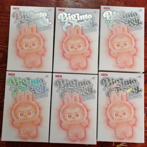 En stock aux États-Unis, 100% original, POPMART Labubu the Monsters Macaron Vinyl Plush Series, jouets de collection mignons en boîte aveugle - Product Image 4