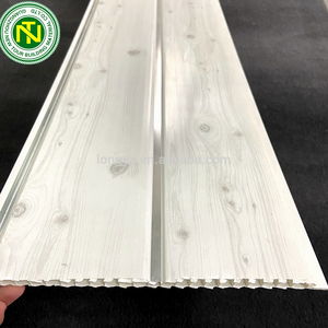 لوحة سقف بلاستيكية من كلوريد البولي فينيل ، ألواح حائط حديثة مربعة ، ألواح جدران داخلية مضادة للماء ، كسوة جدران من الخشب المحبب مقاومة للحريق للشقق الداخلية - Product Image 2