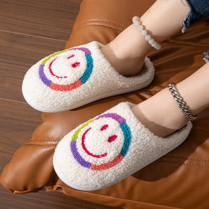 Pantuflas Personalizadas con Estampado de Cara Sonriente de Halloween 2024, Pantuflas de Felpa Suaves y Acogedoras para el Hogar, para Mujer - Product Image 2