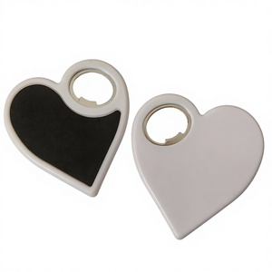 Abridores de Botellas de Cerveza de Plástico Duro con Diseño de Corazón Romántico, Regalo de Boda, Impresiones UV, Bajo MOQ, Posavasos a Todo Color - Product Image 4