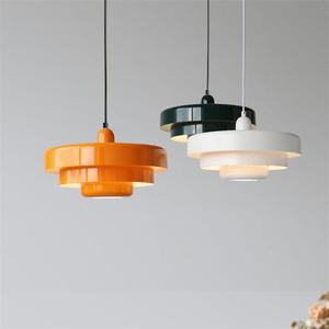 Lampadario a sospensione moderno di medie dimensioni per soggiorno e isola cucina, <span class=keywords><strong>con</strong></span> faretto LED regolabile, paralume circolare, attacco E27, in ferro stile retrò - Product Image 1