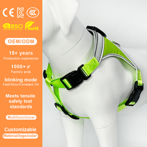 สายรัดสุนัขแบบมีไฟ LED สำหรับกิจกรรมกลางแจ้ง QCool พร้อมตัวเลือก GPS ติดตามตำแหน่ง สำหรับการสั่งซื้อขายส่งในญี่ปุ่น ปรับแต่งได้ - Product Image 1