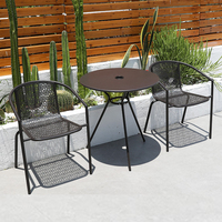 Ensemble de table et de chaises de jardin en bois moderne pour l'extérieur, adapté aux cafés, restaurants, hôtels, parcs et appartements