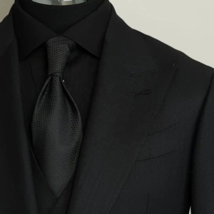 Costumes sur mesure, fabrication directe en usine, logo et broderie personnalisés, <span class=keywords><strong>costume</strong></span> noir pour <span class=keywords><strong>homme</strong></span> en 70% laine, demi-toile, poche basse - Product Image 4