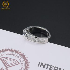 Bague de luxe pour homme à double rangée de diamants, diamant synthétique haute clarté couleur D, certificat IGI, or 18 carats, personnalisable pour alliance de mariage - Product Image 3