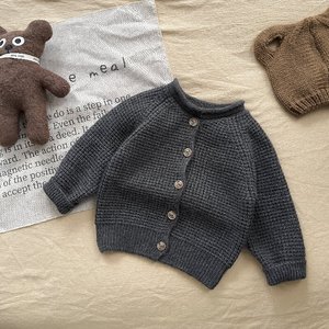 Ropa coreana importada para niños, cárdigan de punto de otoño para niños pequeños, suéter decorado con botones bonitos a la moda para salidas - Product Image 5